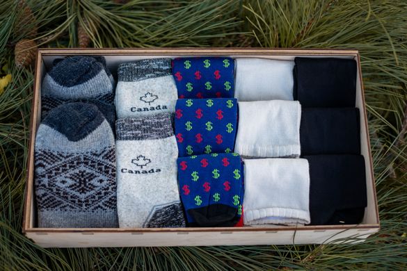 Подарунковий набір чоловічих шкарпеток Лео в дерев'яній коробці «Асорті» 13 пар, чоловічі шкарпетки в кейсі, Разные цвета